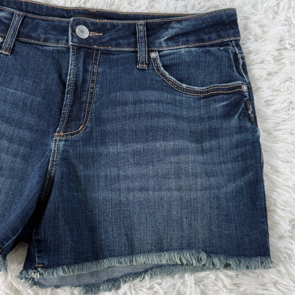 Silver Jeans Suki Shorts Women's Waist 40 Dark Wash Frayed Denim Casual Jorts